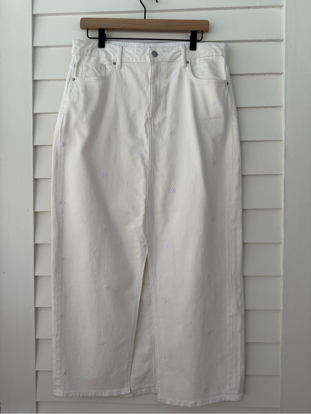 Vero Moda | Ivory Embroidered Denim Maxi Skirt Size Large